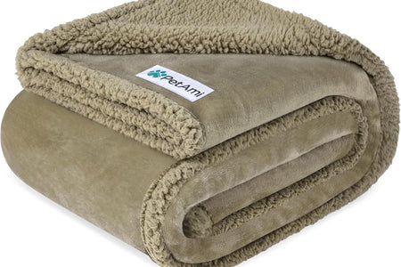 Waterproof Dog Blanket for Bed, Couch, Sofa | Waterproof Dog Bed Cover for Large Dogs, Puppies | Sherpa Fleece Pet Blanket Furniture Protector | Reversible Microfiber
